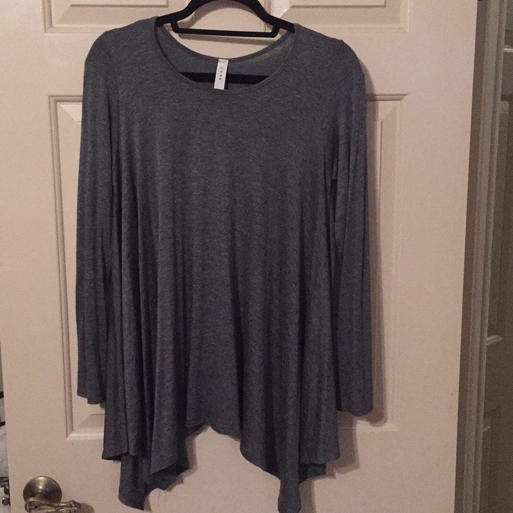 Slinky grey shirt